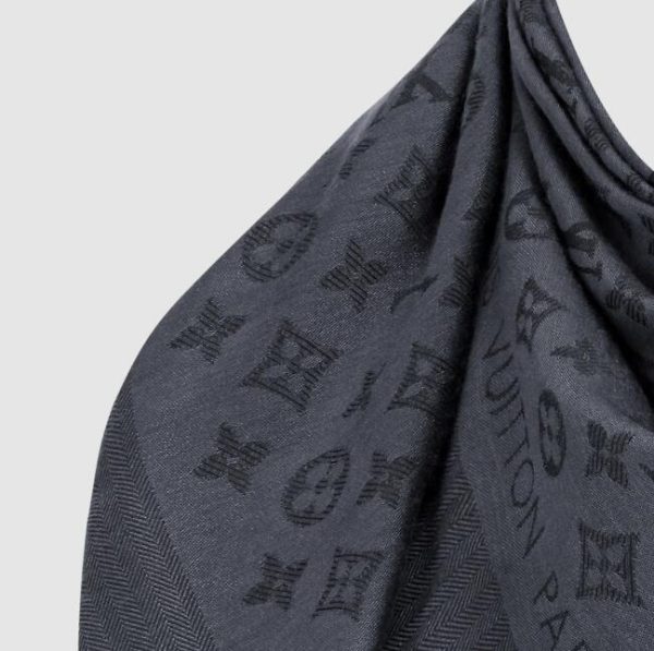 Louis Vuitton DUO XS MONOGRAM SHAWL M76695 - Image 2